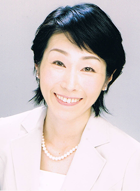 プラネットMCスクールの司会者：新井 あゆみ