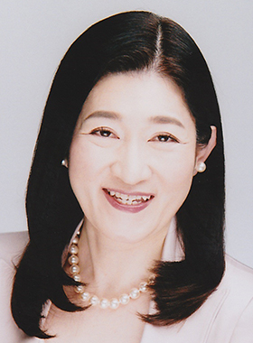 プラネットMCスクールの司会者：田中 由美子