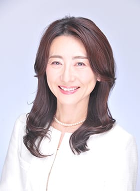 プラネットMCスクールの司会者：狩野 里佳