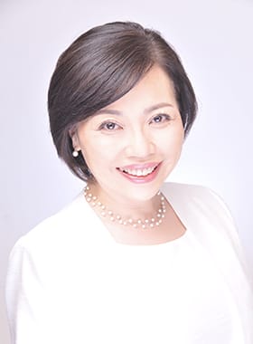 プラネットMCスクールの司会者：長谷部 文愛