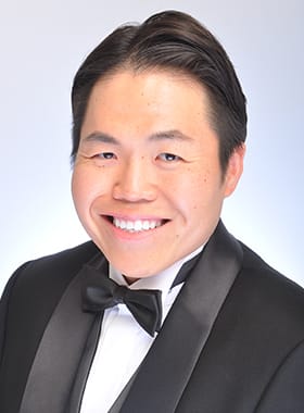 プラネットMCスクールの司会者：山岸 竜也